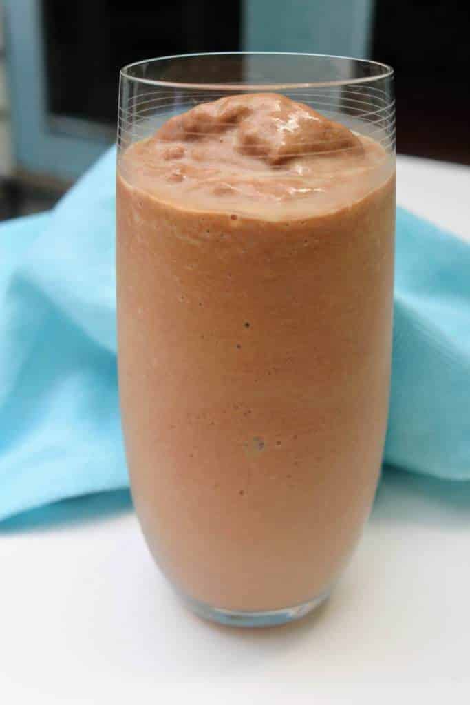 chocolate keto low carb smoothie for a ketogenic diet