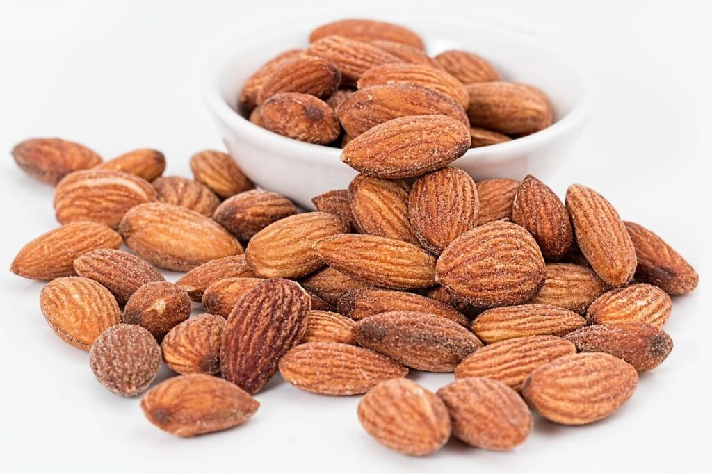 high fibre keto foods - almonds
