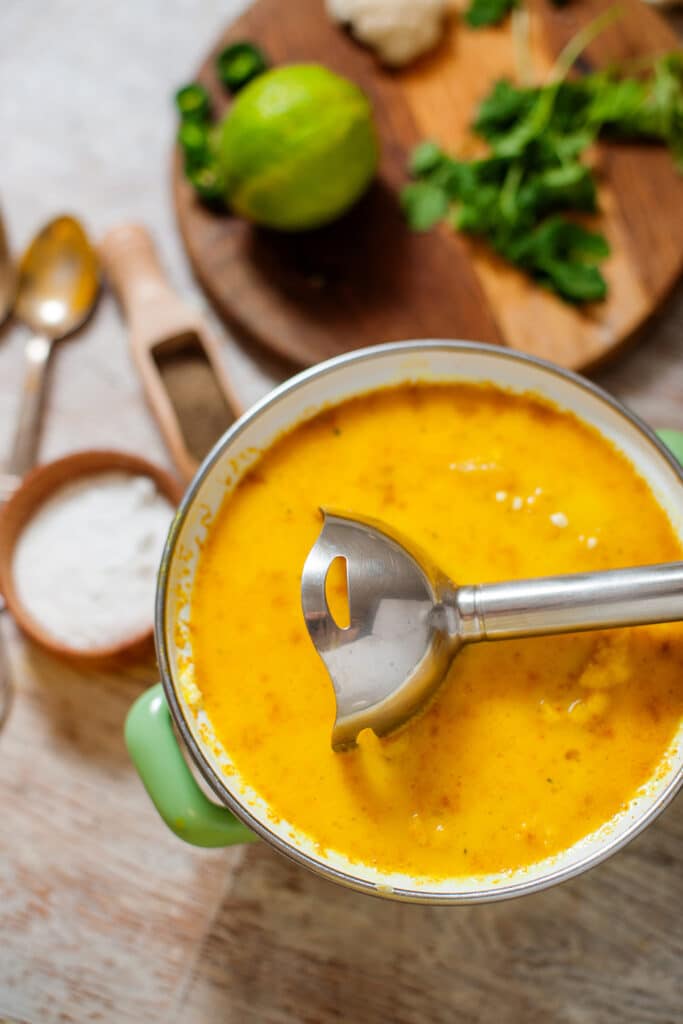 cauliflower keto soup blended