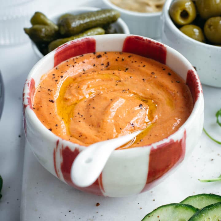 Smooth red pepper dip
