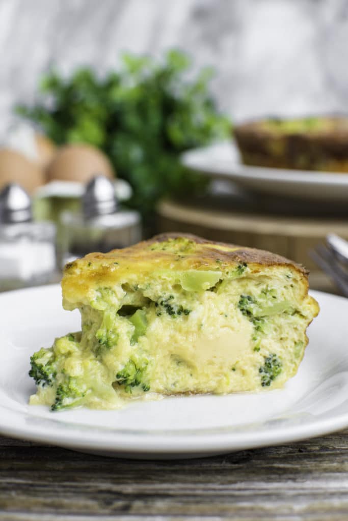 keto quiche with broccoli and cheese