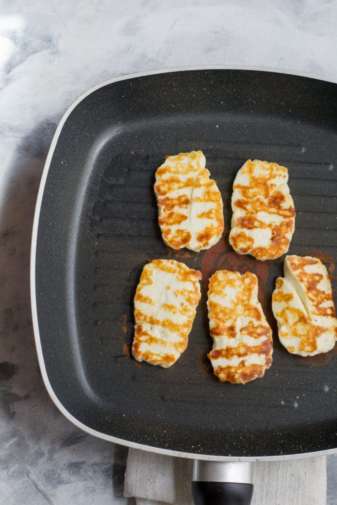 Grilled halloumi cheese