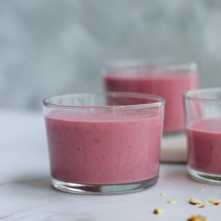 Keto vegan red berry smoothie recipe