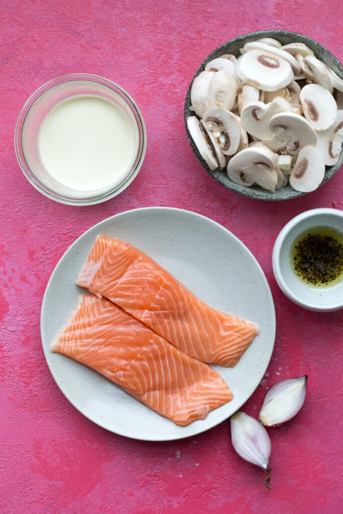 Ingredients for one pan keto creamy salmon