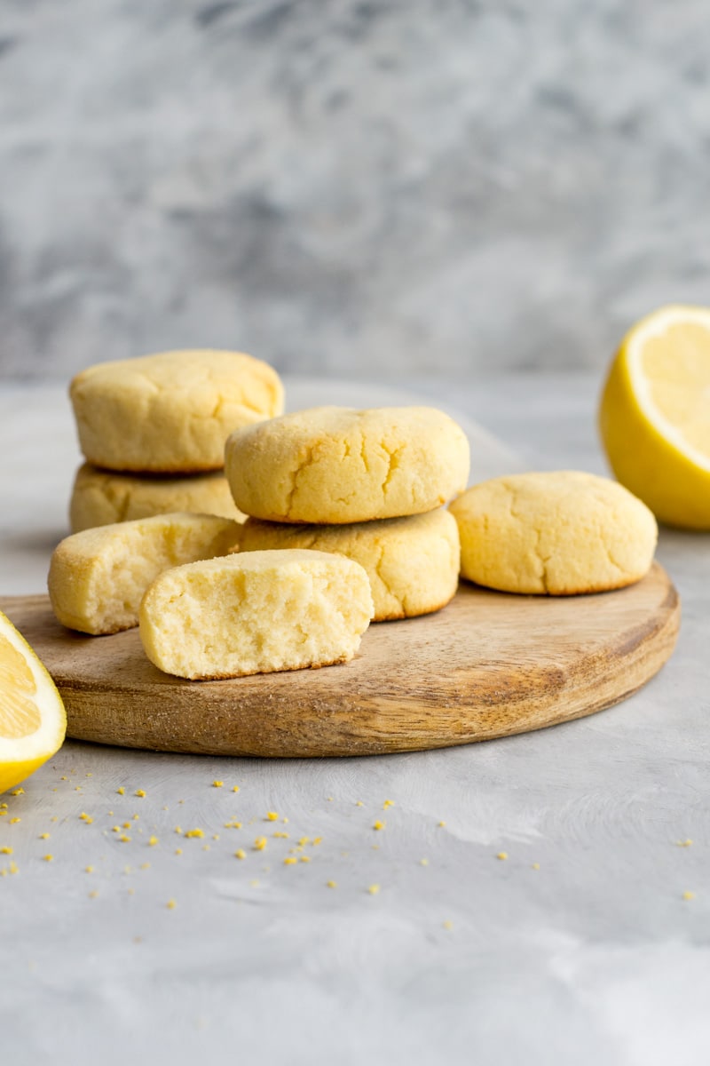 Keto lemon and coconut cookies