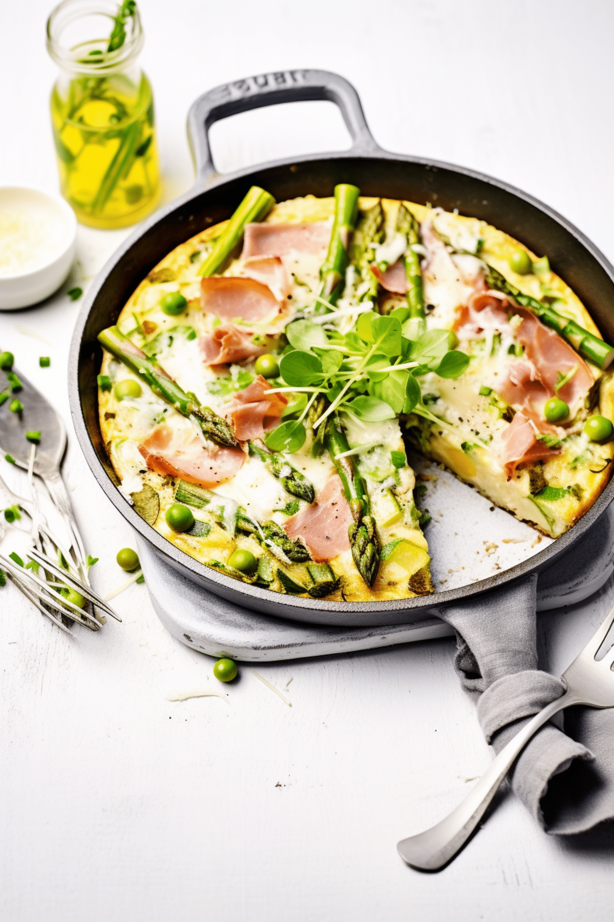 Low-Carb Asparagus and Prosciutto Frittata_001