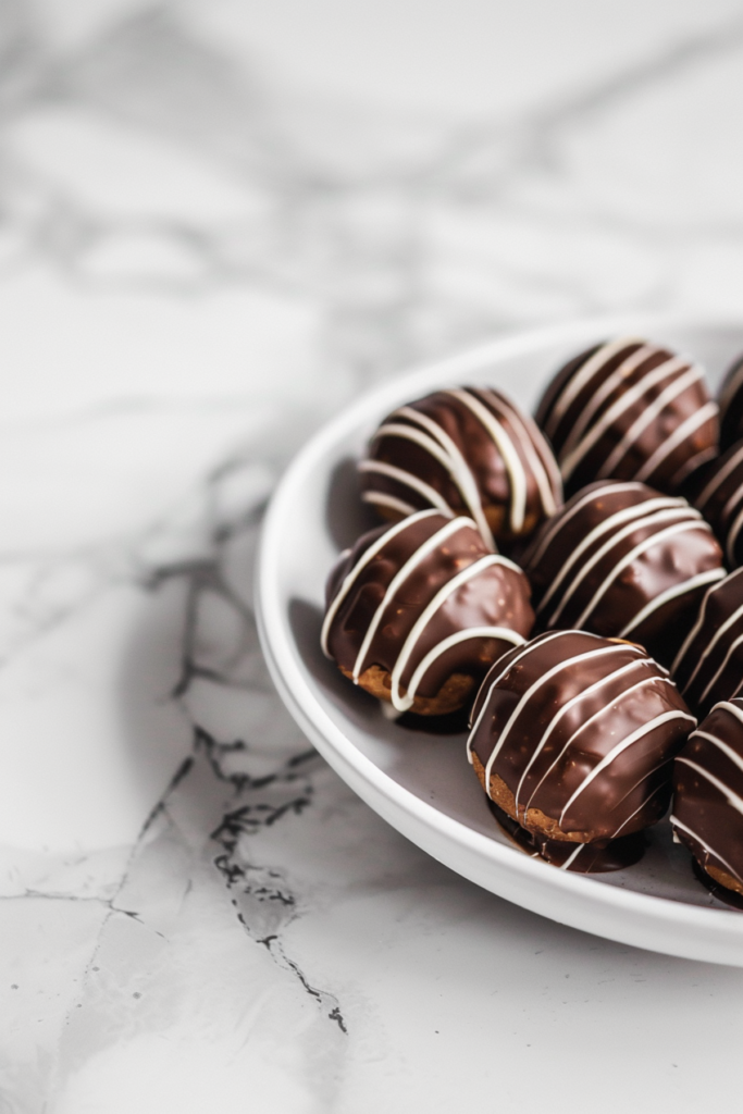 Keto Peanut Butter and Chocolate Truffles_001